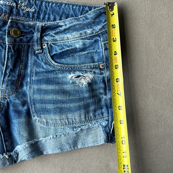American Eagle distressed jean shorts size 6 B21 - Picture 10 of 10